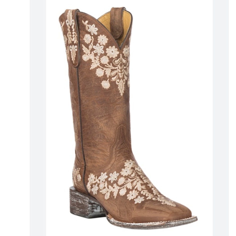 Cavenders Embroidered Square Toe Boots
